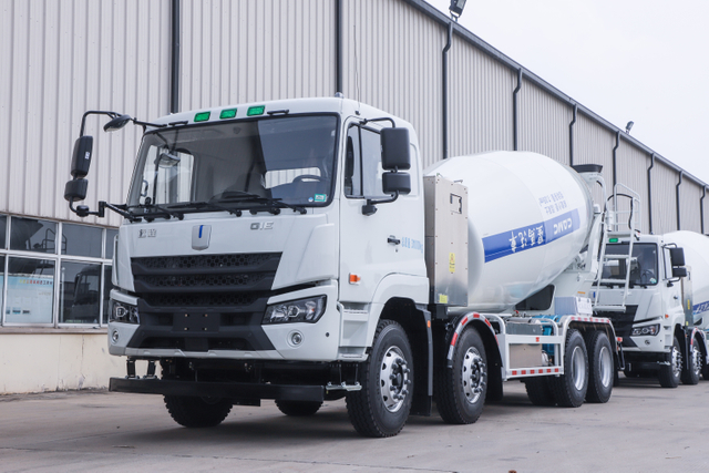 Truck di cemento per veicoli elettrici di alta qualità da 8*4 m7 Nuova miscelatore di cemento in cemento energetico