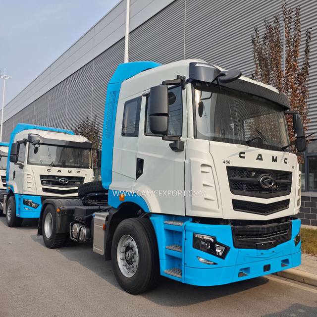 2026 Nuovi modelli che vendono bene CAMC Diesel per impieghi gravosi Camion trattore 4x2 con tetto alto bianco e azzurro cielo con guida a sinistra