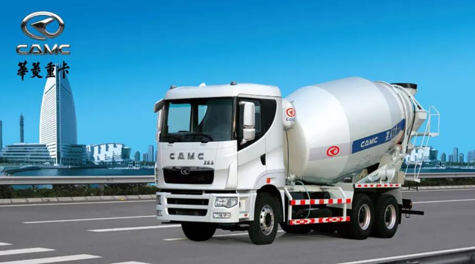 Camion Betoniera Per Strada